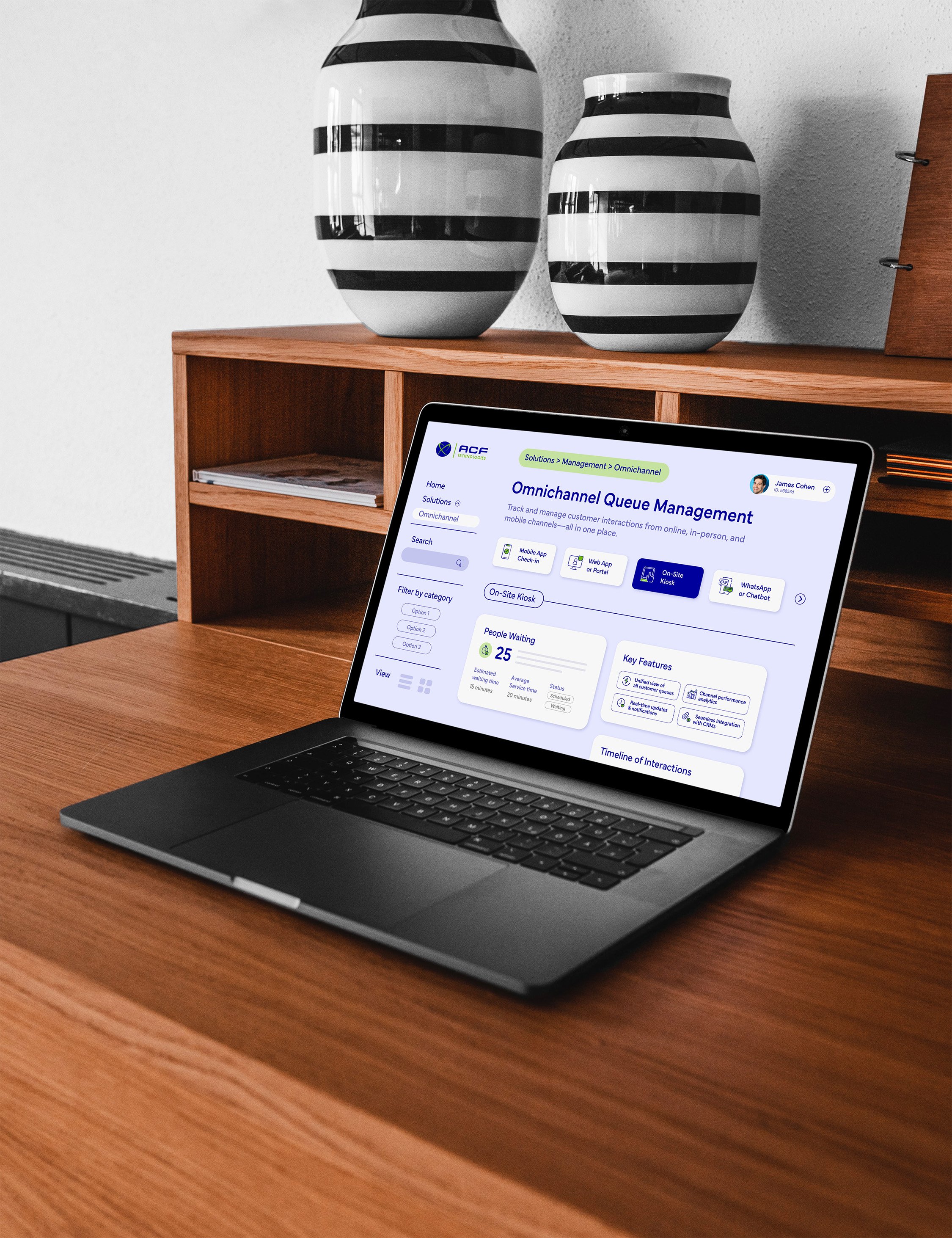 Plataforma omnicanal de ACF para la gestión de citas y colas virtuales mostrada en un ordenador portátil.
