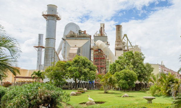 Parque al lado de la empresa Cemex