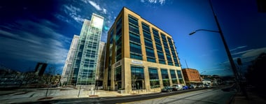 Q-Flow Transforma la Atención Ciudadana en el Departamento de Salud y Servicios Humanos del Condado de Buncombe